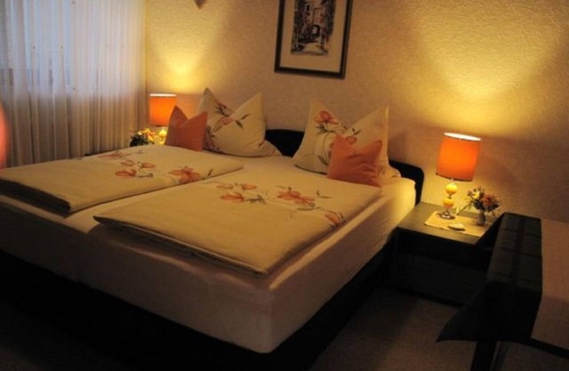 Double room, shower, WC, 1 bedroom - Haus Anna