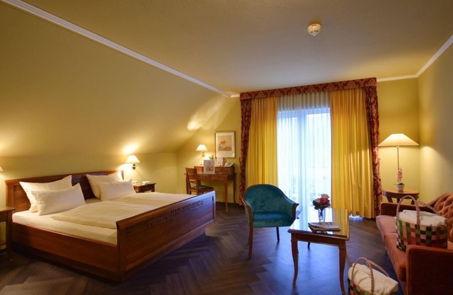 Double room suite shower/WC Kohlbecher - Schloss-Hotel Petry