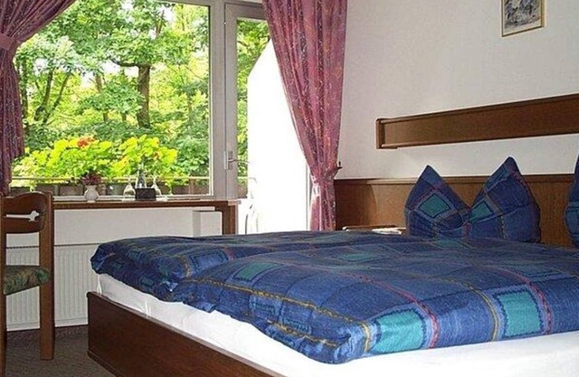 Double room west-facing balcony - Haus Diefenbach, Pension Ferienwohnungen