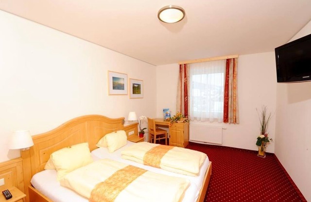 Double room with shower, WC, comfort - Kirchenwirt Aigen