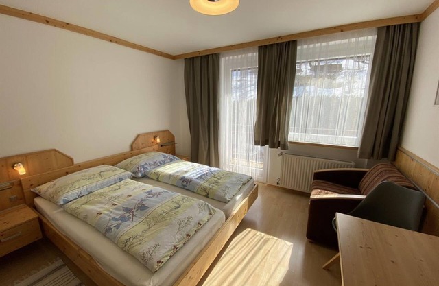 Double room with shower, WC - Pension Paulitsch