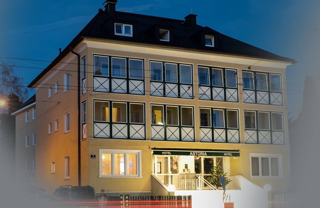 Double room with bath, toilet - Astoria, hotel