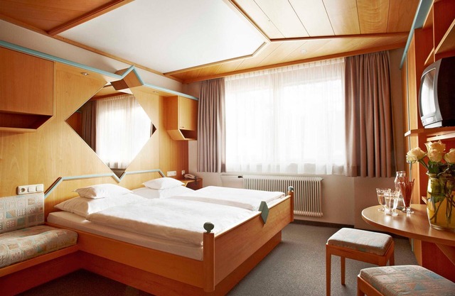 Double room with half board - Hotel Wirtshaus Taube