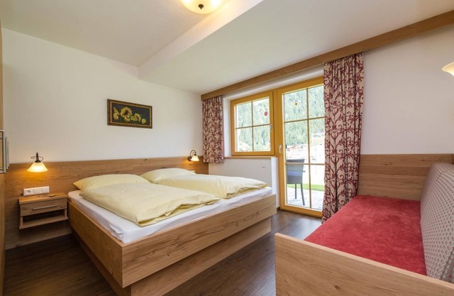 Double room with shower, WC - Haarlehenbauer, farm