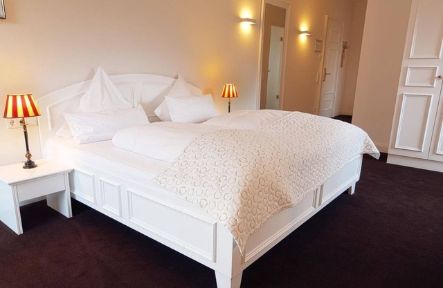 Double room with shower/WC - Burgbrohl Castle