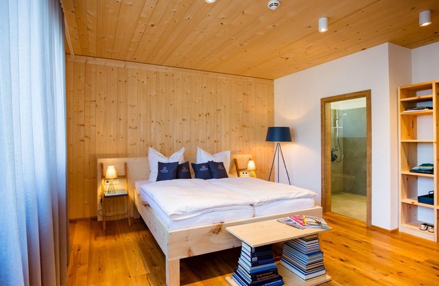 Double room with shower/WC