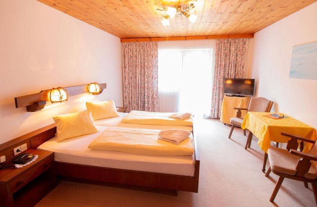 Double room with shower, WC (2-3 pers) - Hotel Sporthotel Flachauwinkl