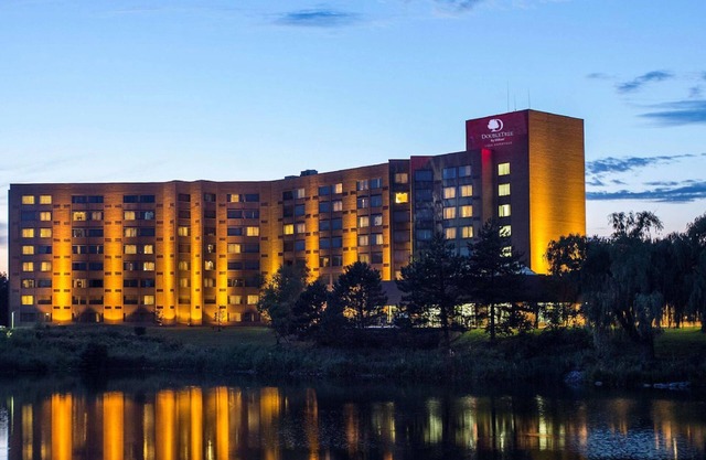 DoubleTree by Hilton Lisle Naperville