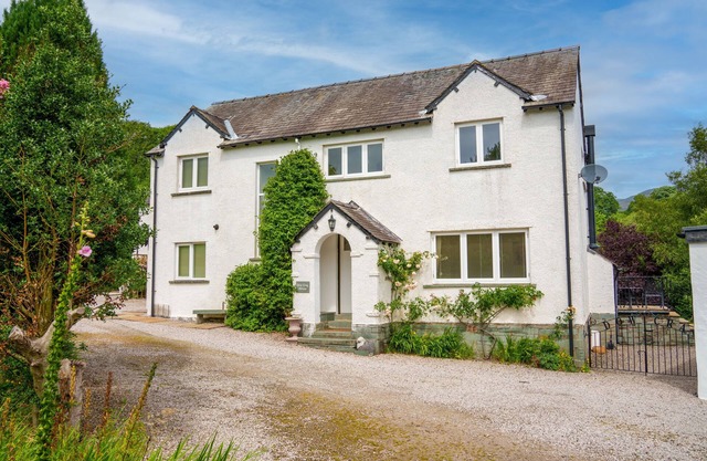 Dow Crag House - Coniston House for 6 guests in 3 bedrooms