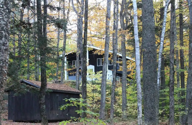 Downhill Haus, 7 beds, between Okemo & Killington