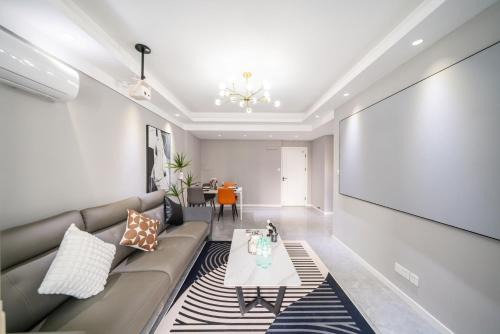 Downtown, 3B2B, near Pedestrian St, the Bund, Pearl Tower