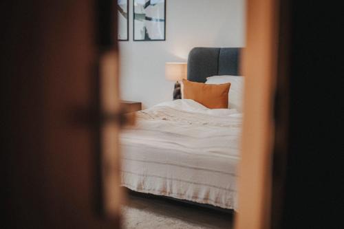 DOWNTOWN Apartment mit Luxusbad am Hafen nur 5 Minuten zu Fuß in die Innenstadt und zum Bahnhof!