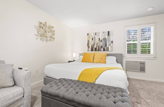 Downtown Ashland Studio - 3 blocks from the plaza!