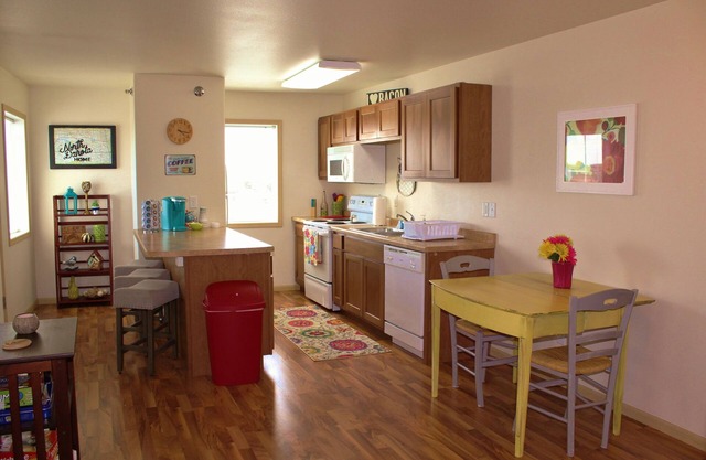 Downtown Charmer-2 bed/2 bath