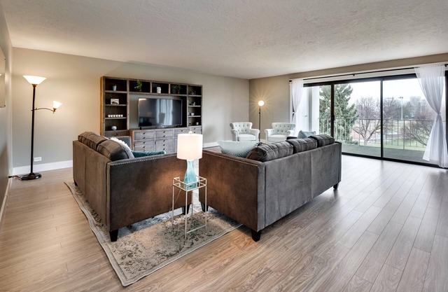 Downtown Condo - Walk to Parks, Restaurants, Nightlife, and work.