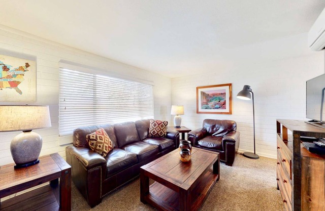 Downtown Cozy Home Base - Purple Sage 3