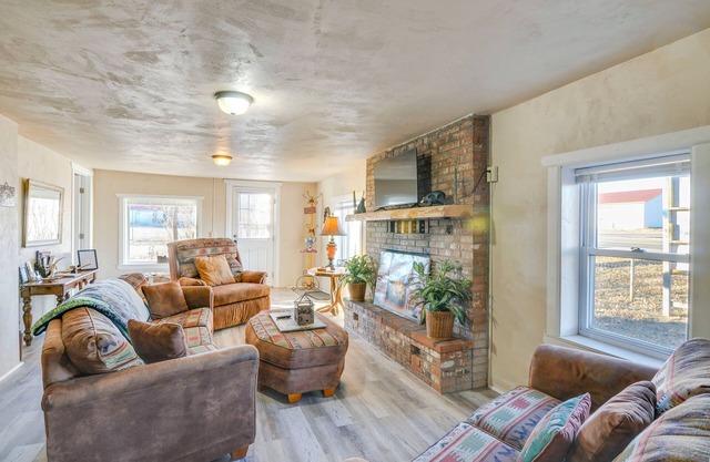 Downtown Del Norte Home Near Hiking & Fishing!
