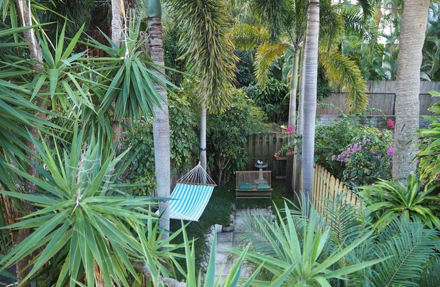 Downtown Delray Beach Oasis, Short Walk to the Beach, Restaurants and Nightlife!