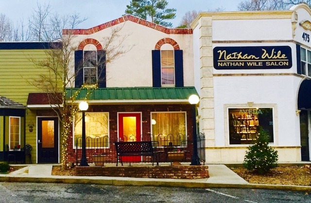 DownTown Demorest upscale apartment a short walk to Piedmont College