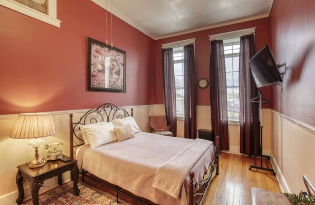 Downtown Experience Rich in History & Charm! Centrally Located in Black Hills