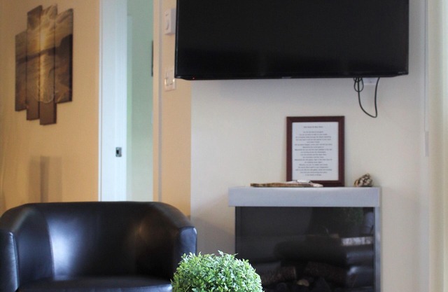 Downtown Hideaway in the heart of downtown Nanaimo with fiber hi-speed wifi