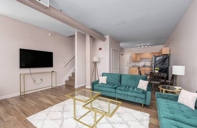 Downtown King Loft | Free Parking