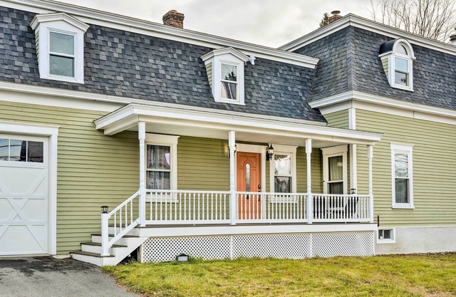 Downtown Lancaster French Victorian Gem!