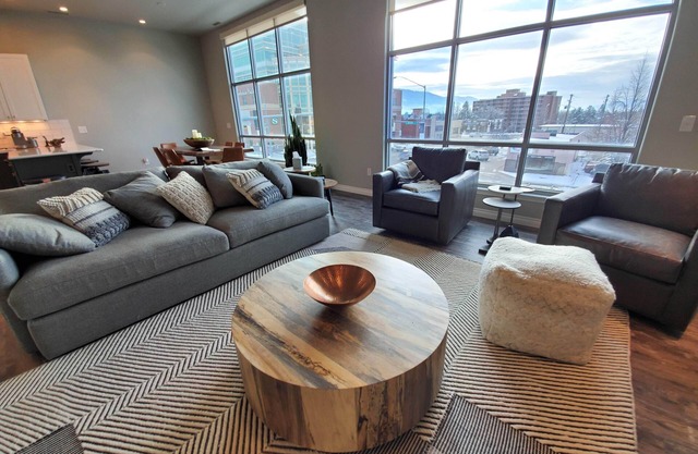 Downtown-Modern Urban Oasis