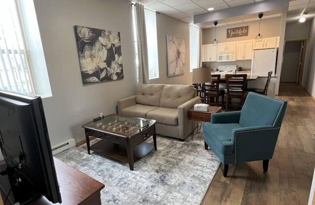 Downtown-Near Sanford Hospital-Convenient Location