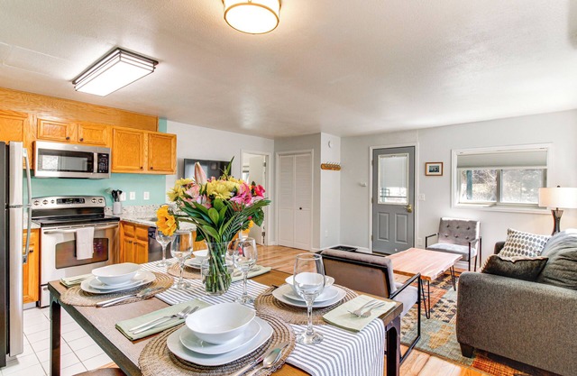 Downtown Ouray Apt w/River & Mountain Views!