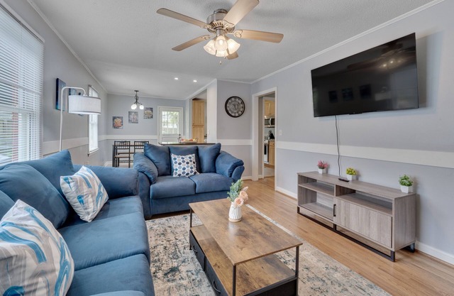 Downtown Raleigh - Pack and Play - Stylish Stay
