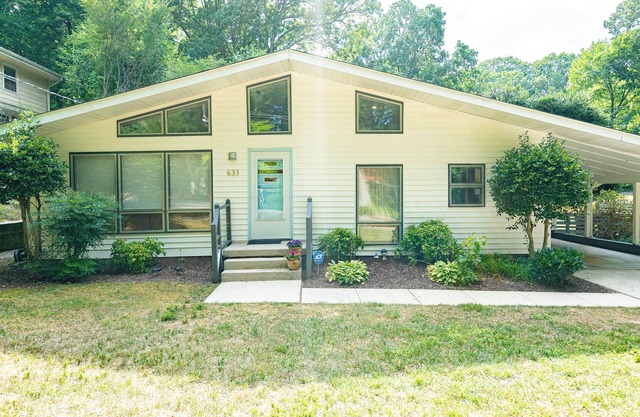 Downtown Raleigh Relaxing Retreat, Near NCSU & Meredith College - Pet Friendly