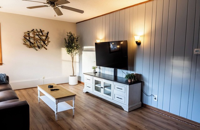 Downtown rambler. 2 bed, 1 bath, office & fence.