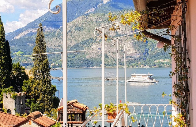 Downtown Varenna - Historic Centre by villavistalago.it