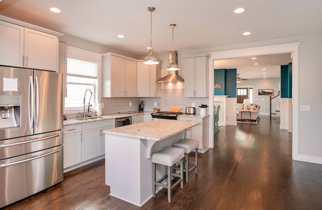 ✦ DOWNTOWN VIEWS ✦ PRISTINE & STUNNING NASH PAD ✦
