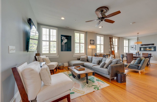 Downtown Winston-Salem Condo w/Private Library!