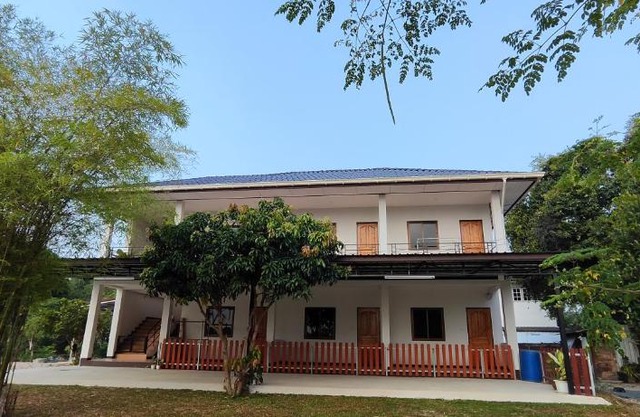 Dowslom Place