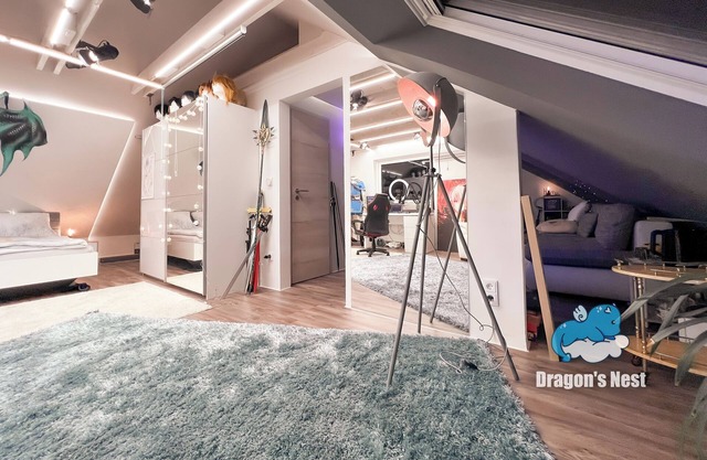Dragon's Nest: Cozy & modern attic loft Nuremberg /With whirlpool & air conditioning