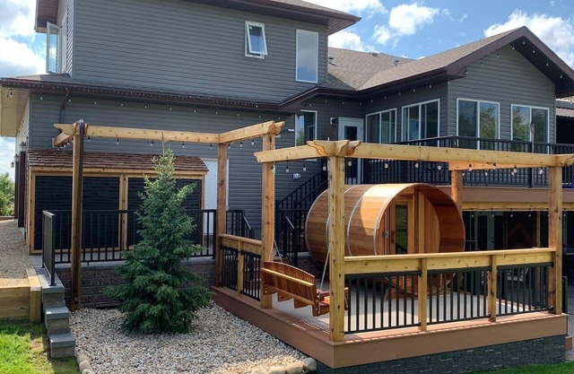 Dragonfly Inn, Loft Suite with private entrance.