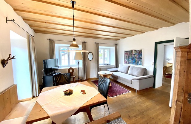 Dream apartment with balcony, two bathrooms, swimming pool, garden, pets allowed