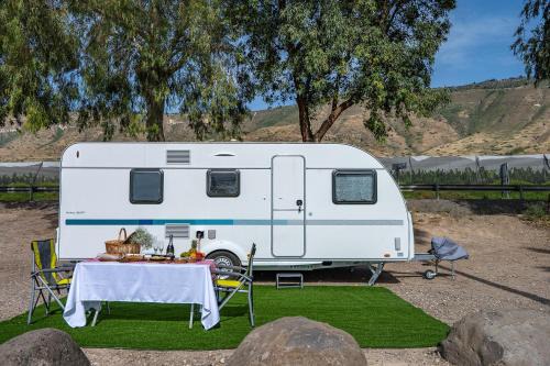 Dream Caravan's - קרוואנים מהממים ומאובזרים למשפחות בחוף גופרה בכנרת