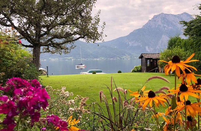 Dream house right on the lake