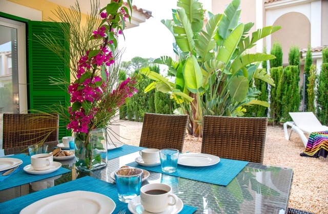 Dream holidays in Mallorca near the sea, pool area, free WiFi