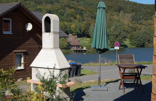 Dream house by the lake (small)