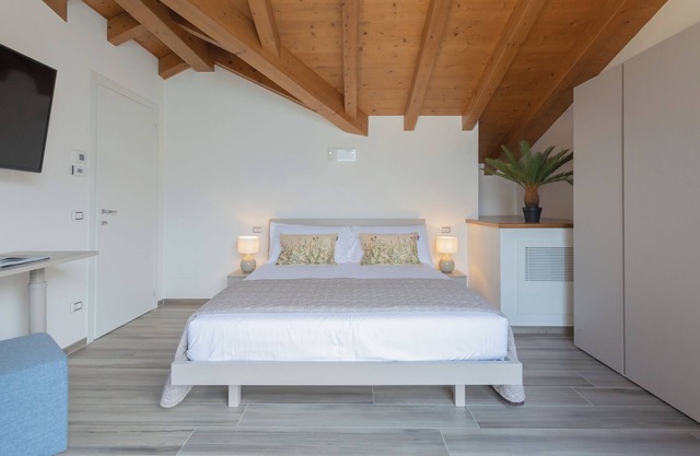 Dream Lake Apartment 1