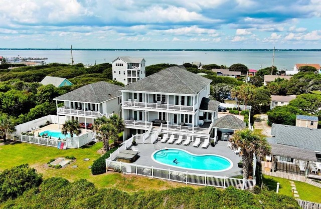 Dream Maker, Oceanfront House in Salter Path, NC!