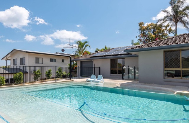 Dream Pool - Rainbow Beach