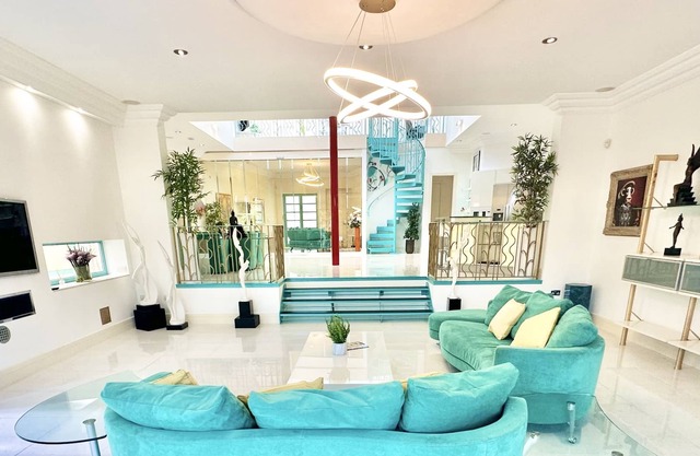 Dreamcatcher - Multi Award Winning Luxury Villa with Hot Tub