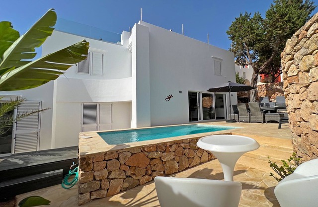 Dreamlike villa in white look-private pool-romantic view of the sea and sunset