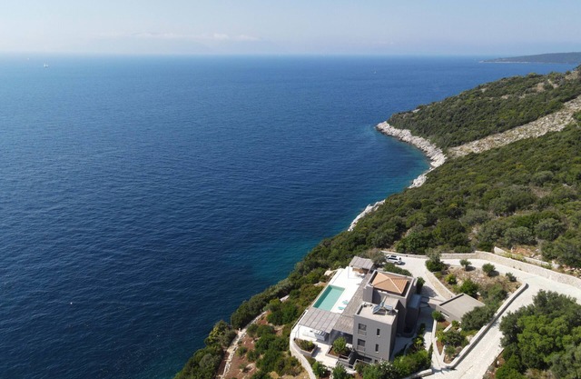 Dreamscape Villa Oneiro - Your Gateway to Seaside Luxury in Sivota